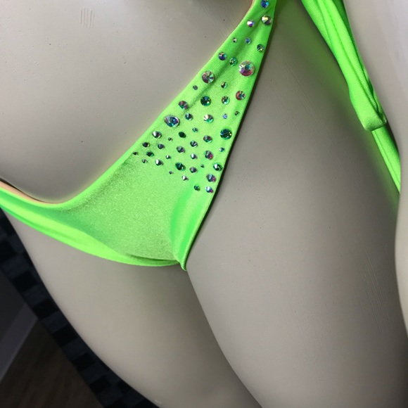 Neon bikini - Picture 6 of 6